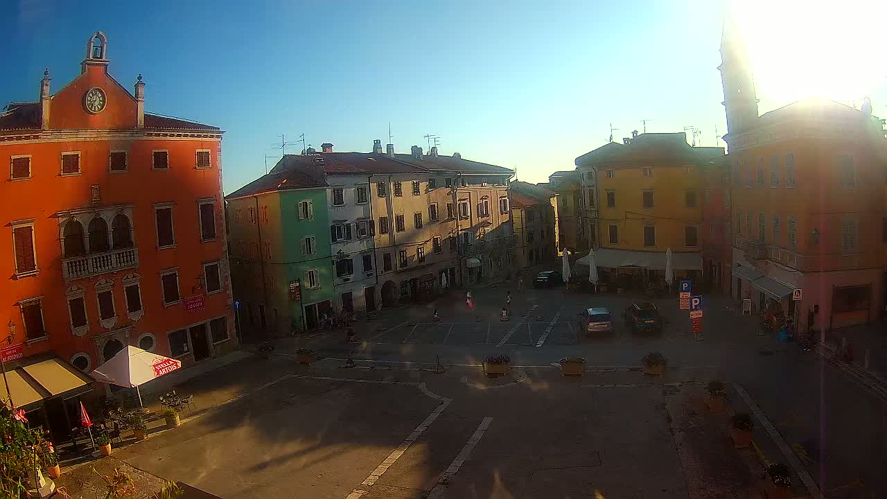 Vodnjan Dignano, Narodni Trg (People's Square) Live Cam - Vodnjan, Istria, Croatia