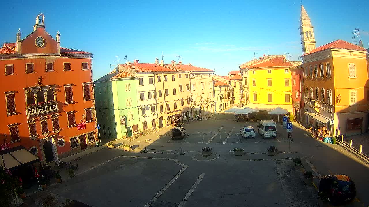 Vodnjan Dignano, Narodni Trg (People's Square) Live Cam - Vodnjan, Istria, Croatia