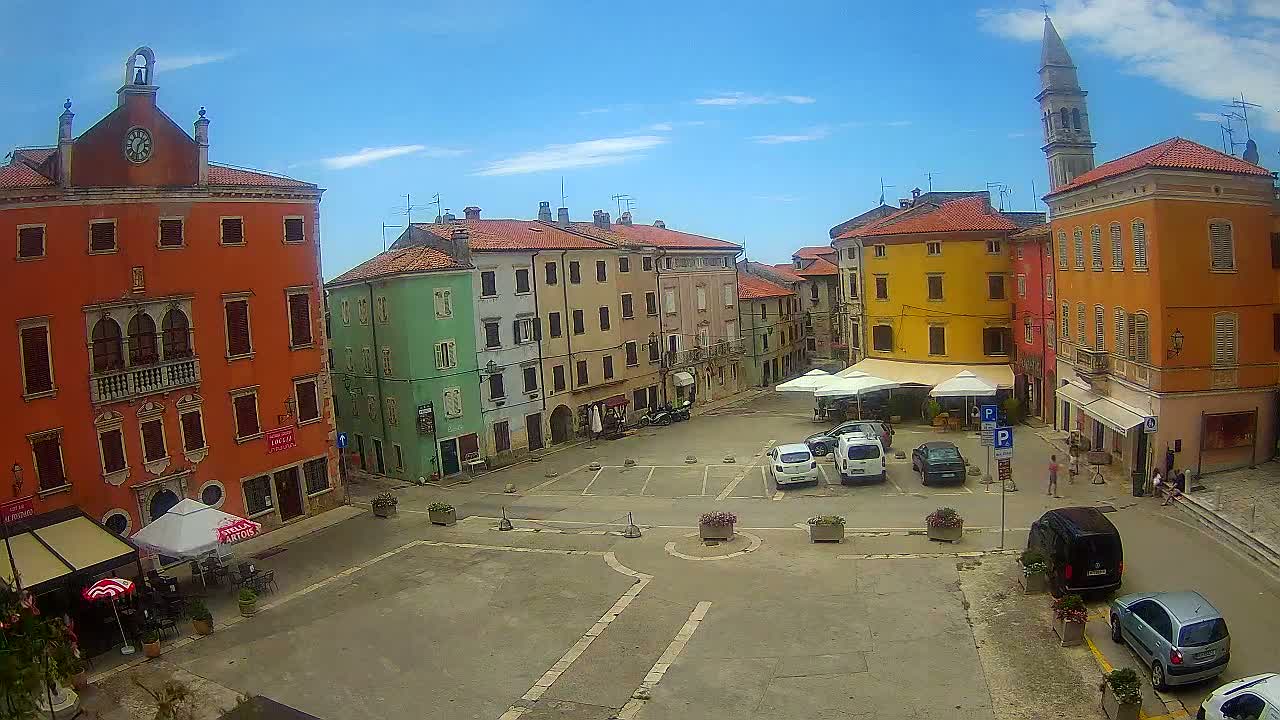 Vodnjan Dignano, Narodni Trg (People's Square) Live Cam - Vodnjan, Istria, Croatia
