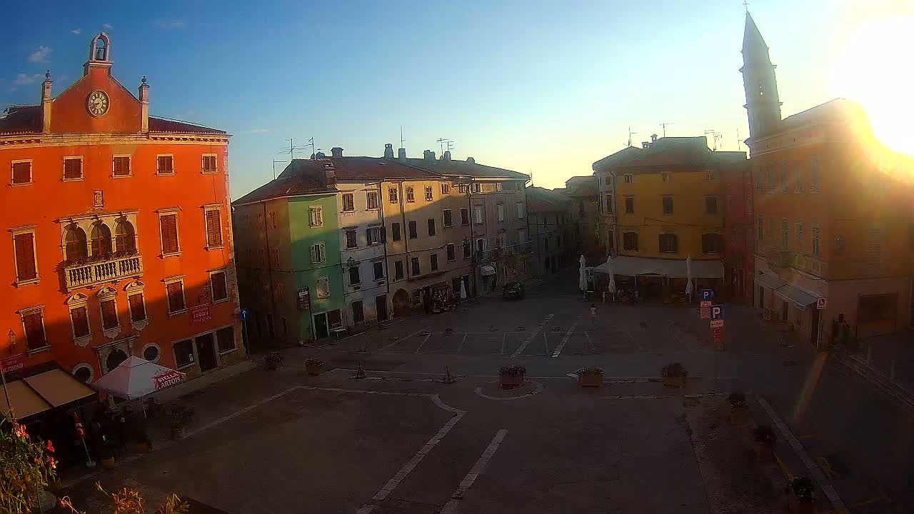 Vodnjan Dignano, Narodni Trg (People's Square) Live Cam - Vodnjan, Istria, Croatia