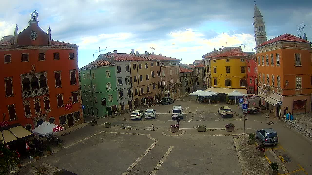 Vodnjan Dignano, Narodni Trg (People's Square) Live Cam - Vodnjan, Istria, Croatia