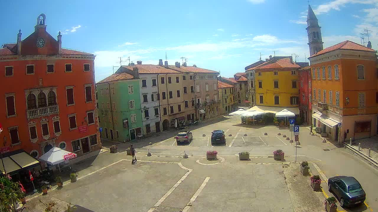 Vodnjan Dignano, Narodni Trg (People's Square) Live Cam - Vodnjan, Istria, Croatia