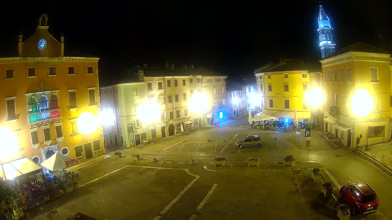Vodnjan Dignano, Narodni Trg (People's Square) Live Cam - Vodnjan, Istria, Croatia