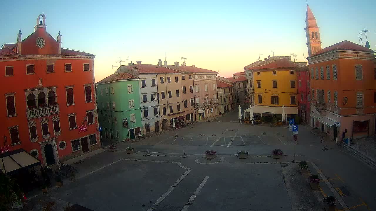 Vodnjan Dignano, Narodni Trg (People's Square) Live Cam - Vodnjan, Istria, Croatia