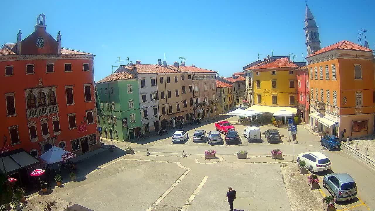 Vodnjan Dignano, Narodni Trg (People's Square) Live Cam - Vodnjan, Istria, Croatia