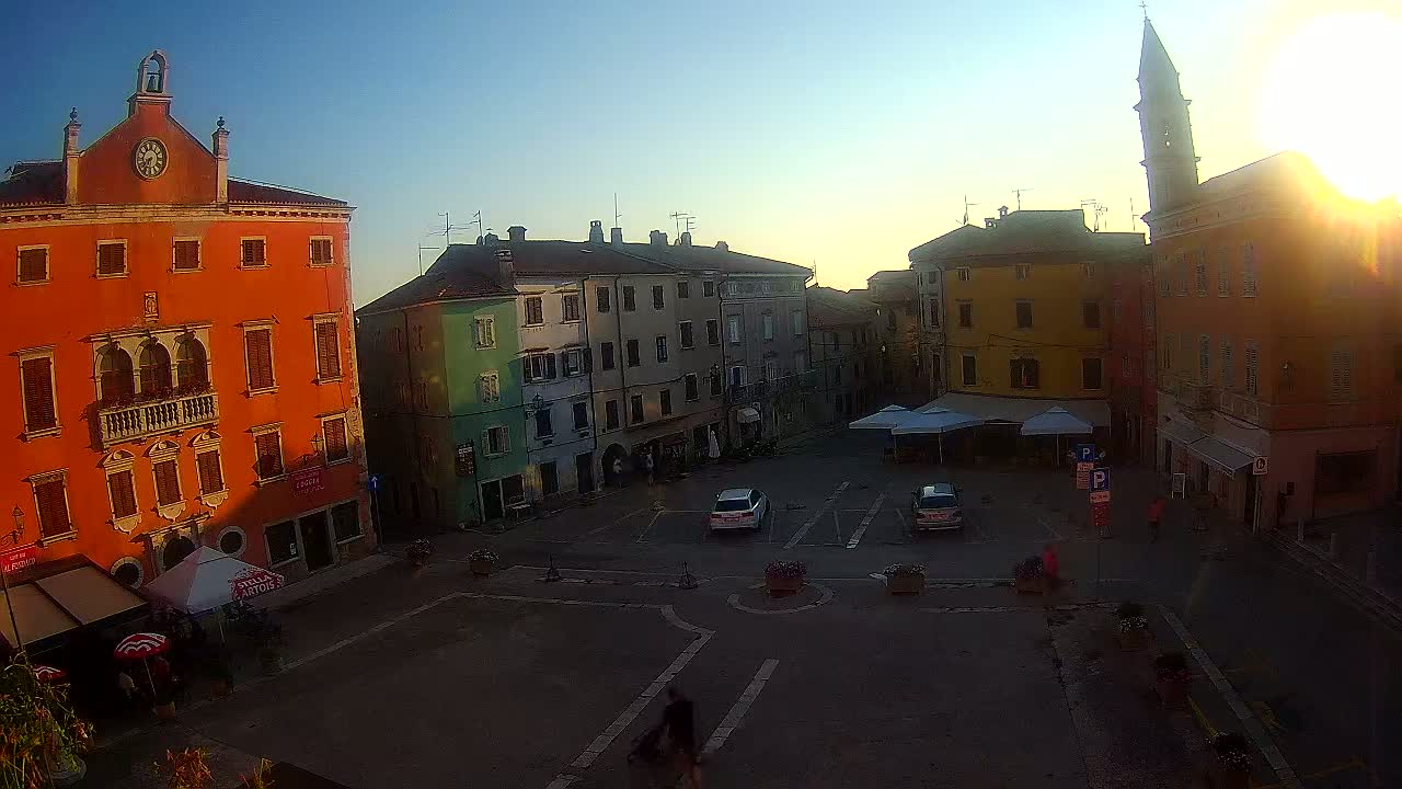 Vodnjan Dignano, Narodni Trg (People's Square) Live Cam - Vodnjan, Istria, Croatia