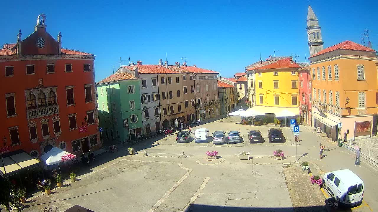 Vodnjan Dignano, Narodni Trg (People's Square) Live Cam - Vodnjan, Istria, Croatia