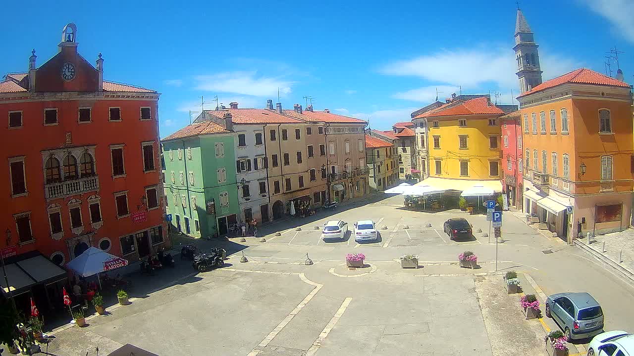 Vodnjan Dignano, Narodni Trg (People's Square) Live Cam - Vodnjan, Istria, Croatia