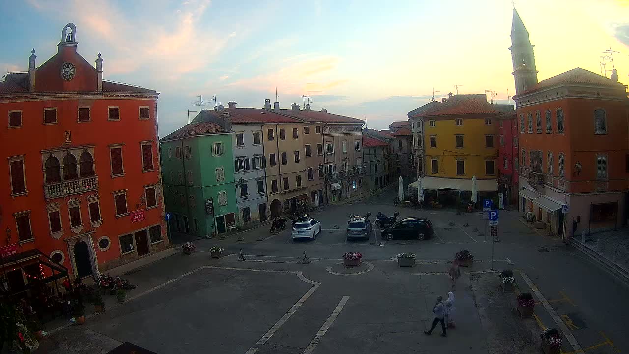 Vodnjan Dignano, Narodni Trg (People's Square) Live Cam - Vodnjan, Istria, Croatia