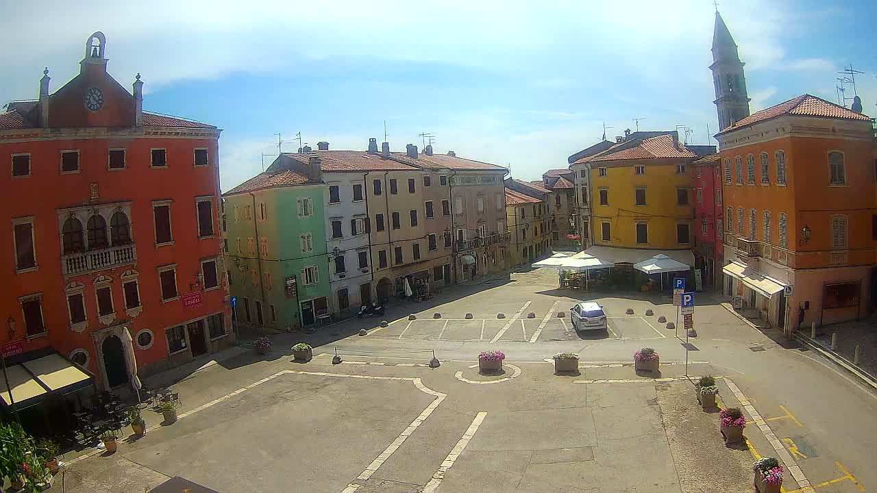Vodnjan Dignano, Narodni Trg (People's Square) Live Cam - Vodnjan, Istria, Croatia