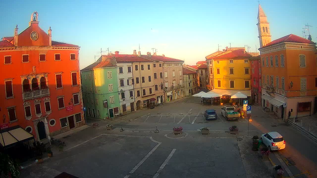 Vodnjan Dignano, Narodni Trg (People's Square) Live Cam - Vodnjan, Istria, Croatia
