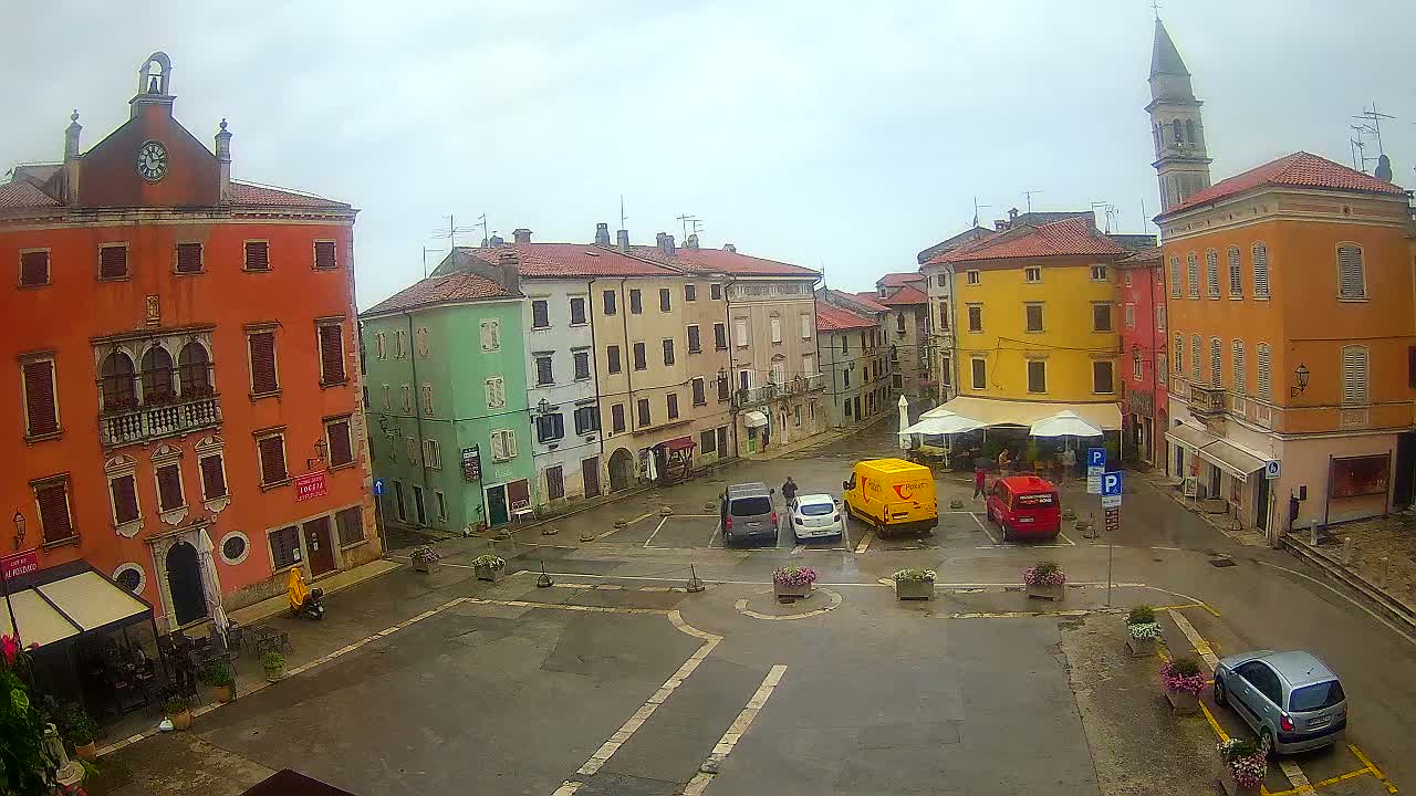 Vodnjan Dignano, Narodni Trg (People's Square) Live Cam - Vodnjan, Istria, Croatia
