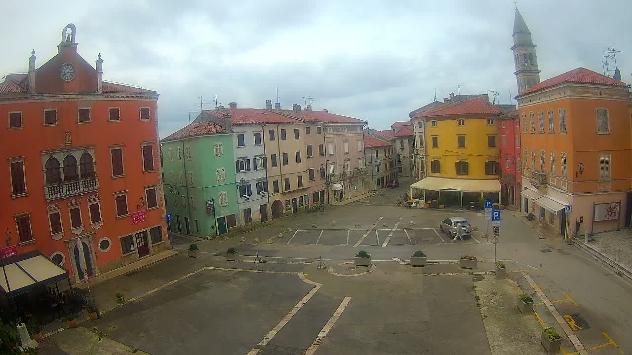 Vodnjan Dignano, Narodni Trg (People's Square) Live Cam - Vodnjan, Istria, Croatia