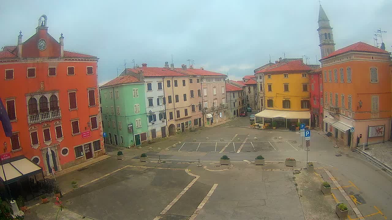 Vodnjan Dignano, Narodni Trg (People's Square) Live Cam - Vodnjan, Istria, Croatia