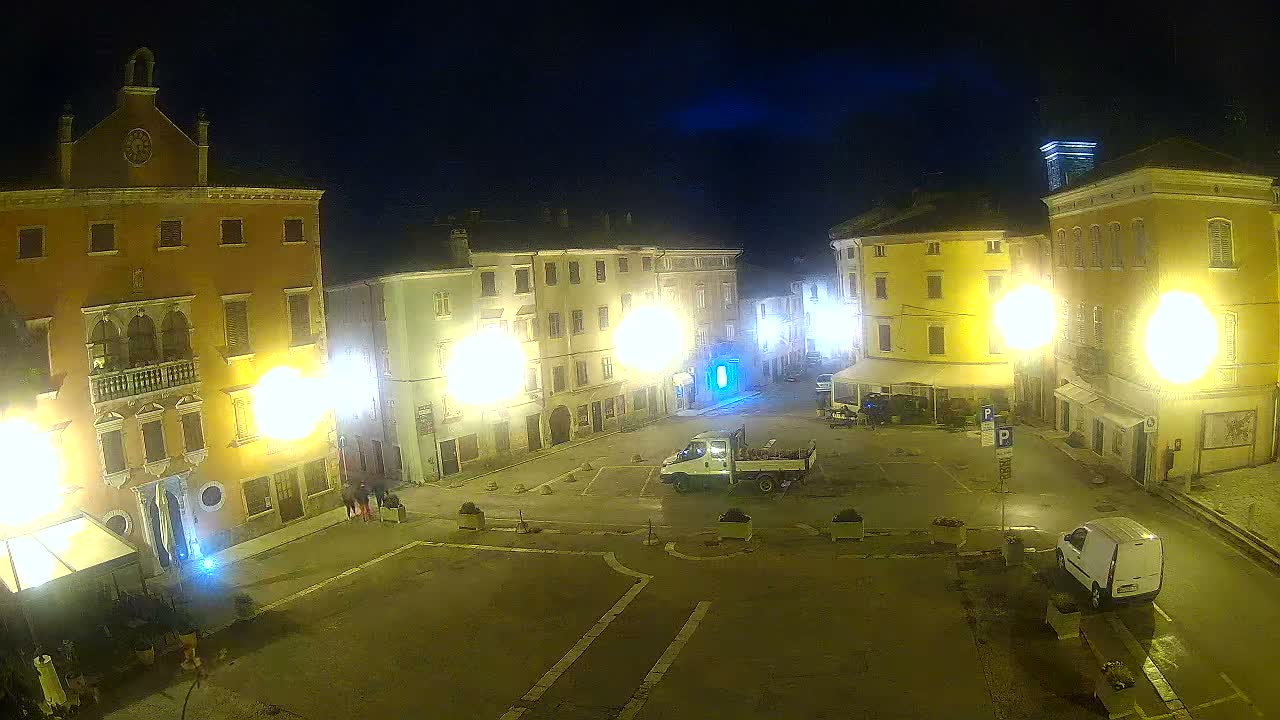 Vodnjan Dignano, Narodni Trg (People's Square) Live Cam - Vodnjan, Istria, Croatia