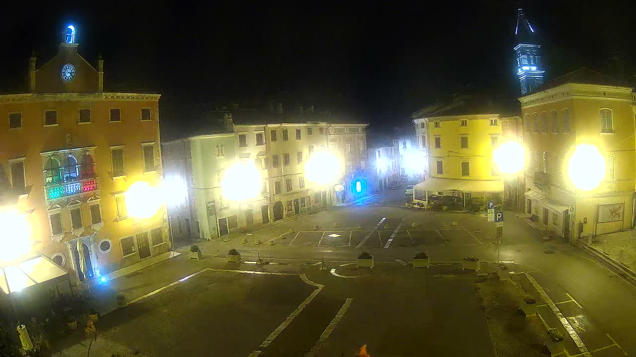 Vodnjan Dignano, Narodni Trg (People's Square) Live Cam - Vodnjan, Istria, Croatia