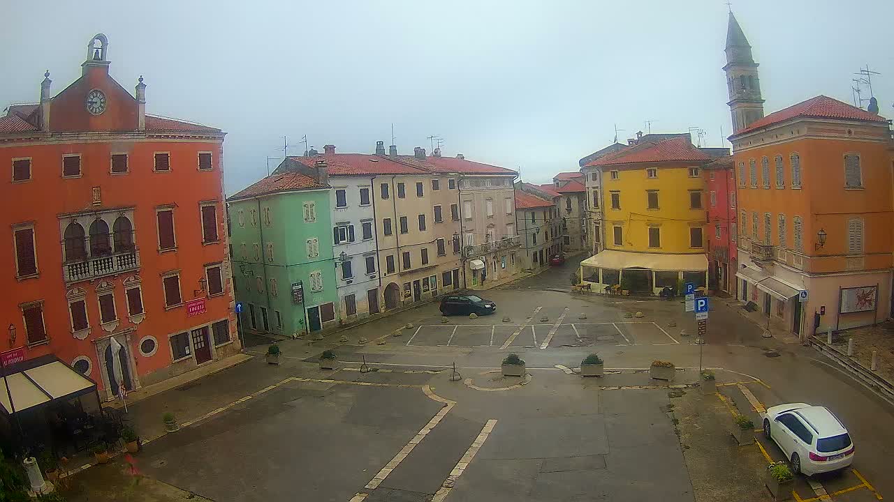 Vodnjan Dignano, Narodni Trg (People's Square) Live Cam - Vodnjan, Istria, Croatia