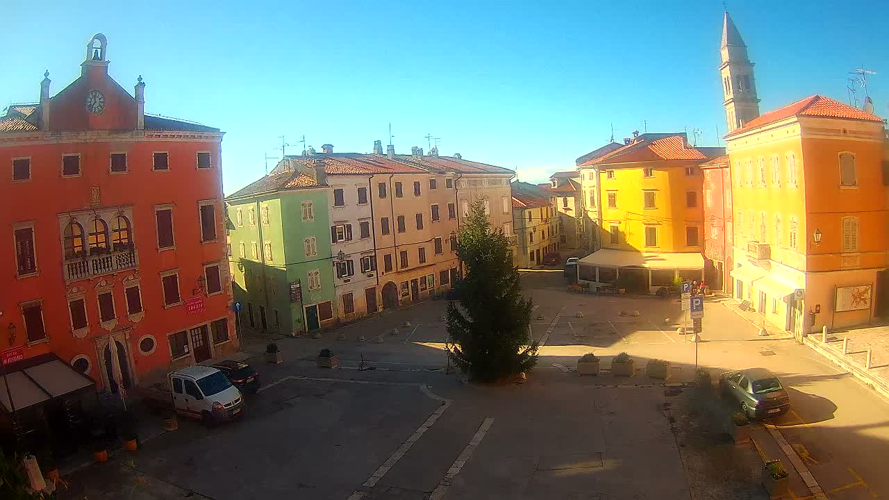 Vodnjan Dignano, Narodni Trg (People's Square) Live Cam - Vodnjan, Istria, Croatia