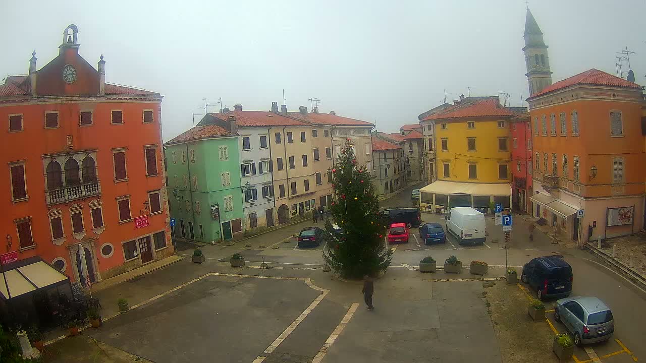 Vodnjan Dignano, Narodni Trg (People's Square) Live Cam - Vodnjan, Istria, Croatia