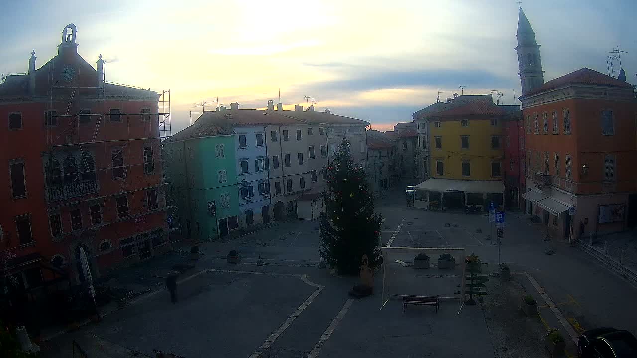 Vodnjan Dignano, Narodni Trg (People's Square) Live Cam - Vodnjan, Istria, Croatia