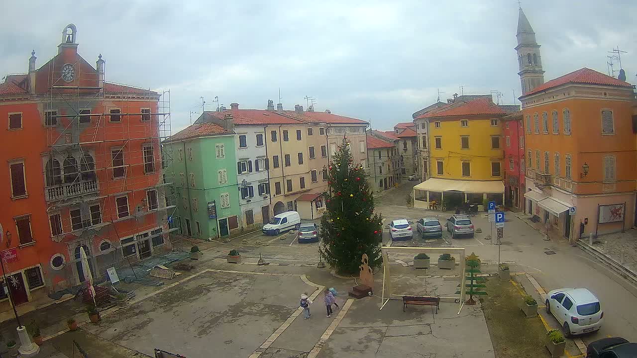 Vodnjan Dignano, Narodni Trg (People's Square) Live Cam - Vodnjan, Istria, Croatia