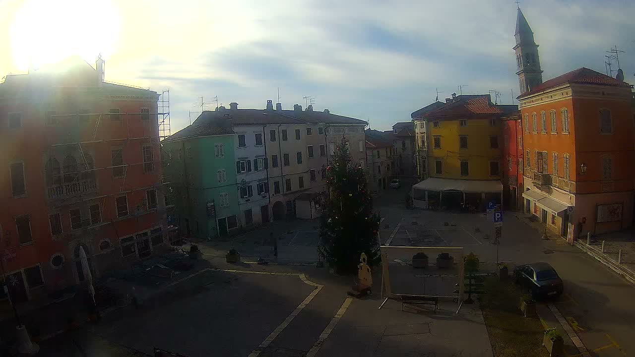Vodnjan Dignano, Narodni Trg (People's Square) Live Cam - Vodnjan, Istria, Croatia
