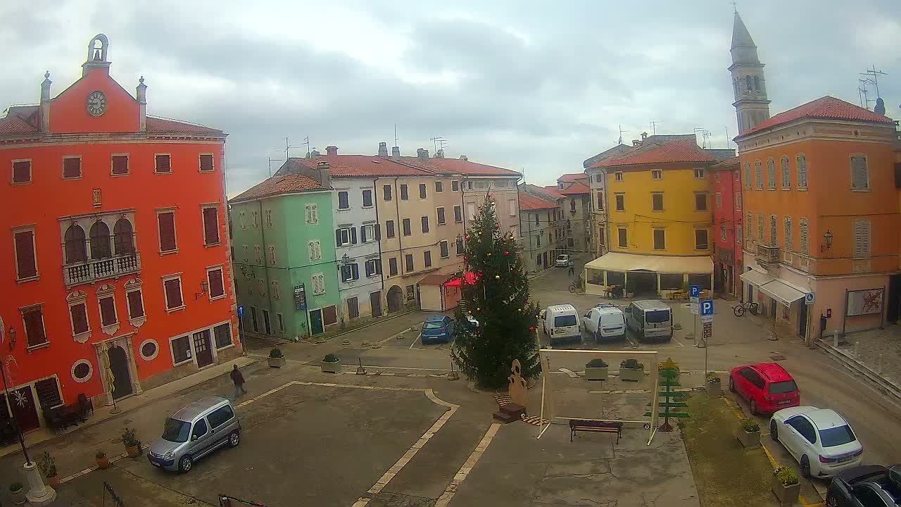 Vodnjan Dignano, Narodni Trg (People's Square) Live Cam - Vodnjan, Istria, Croatia
