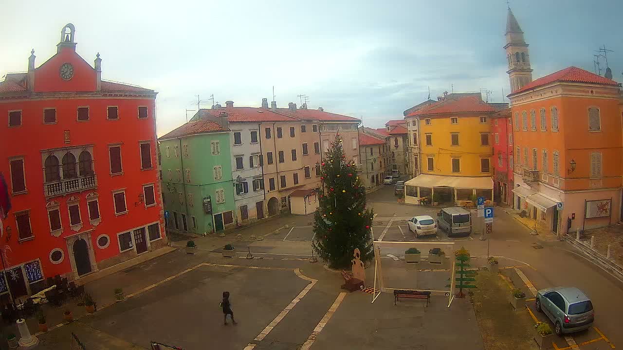 Vodnjan Dignano, Narodni Trg (People's Square) Live Cam - Vodnjan, Istria, Croatia