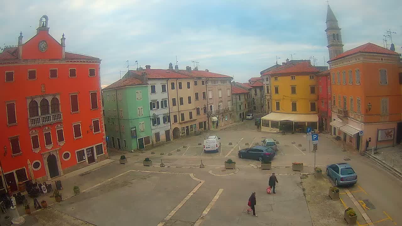 Vodnjan Dignano, Narodni Trg (People's Square) Live Cam - Vodnjan, Istria, Croatia