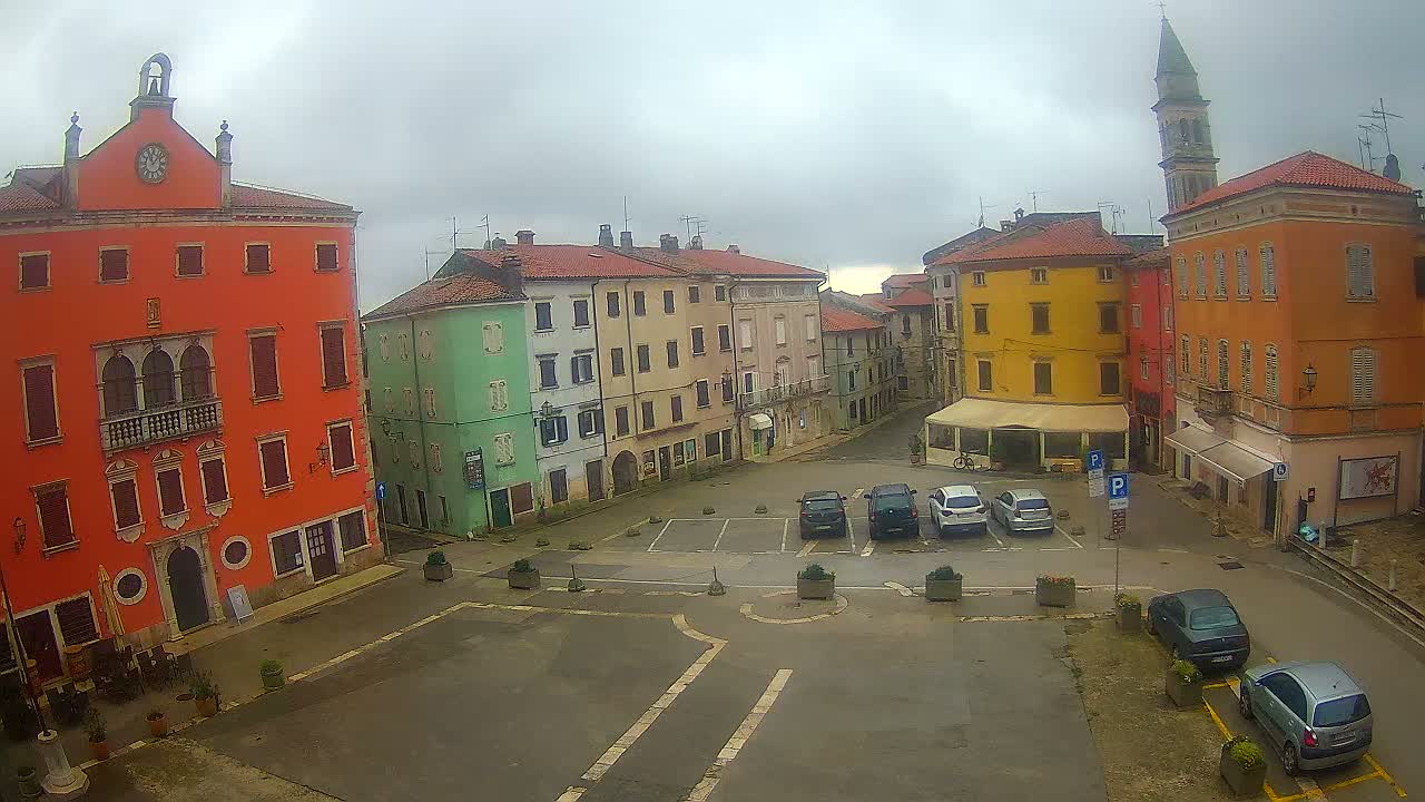Vodnjan Dignano, Narodni Trg (People's Square) Live Cam - Vodnjan, Istria, Croatia