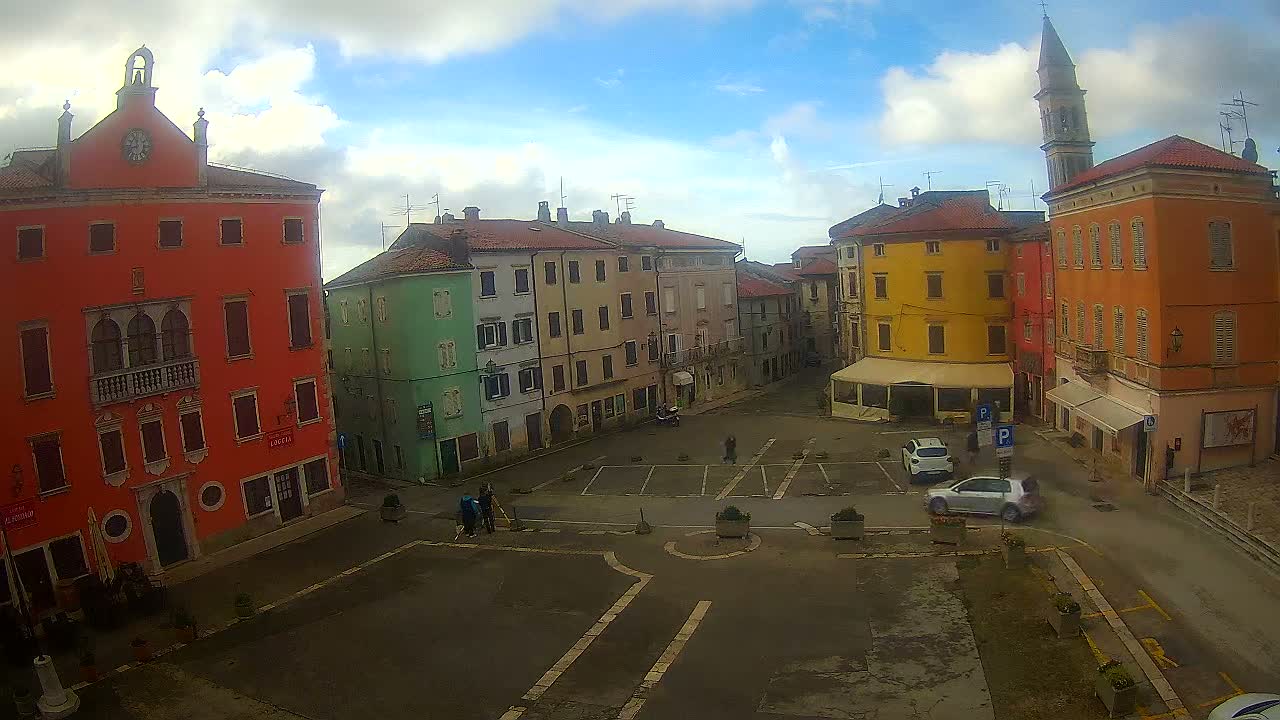 Vodnjan Dignano, Narodni Trg (People's Square) Live Cam - Vodnjan, Istria, Croatia