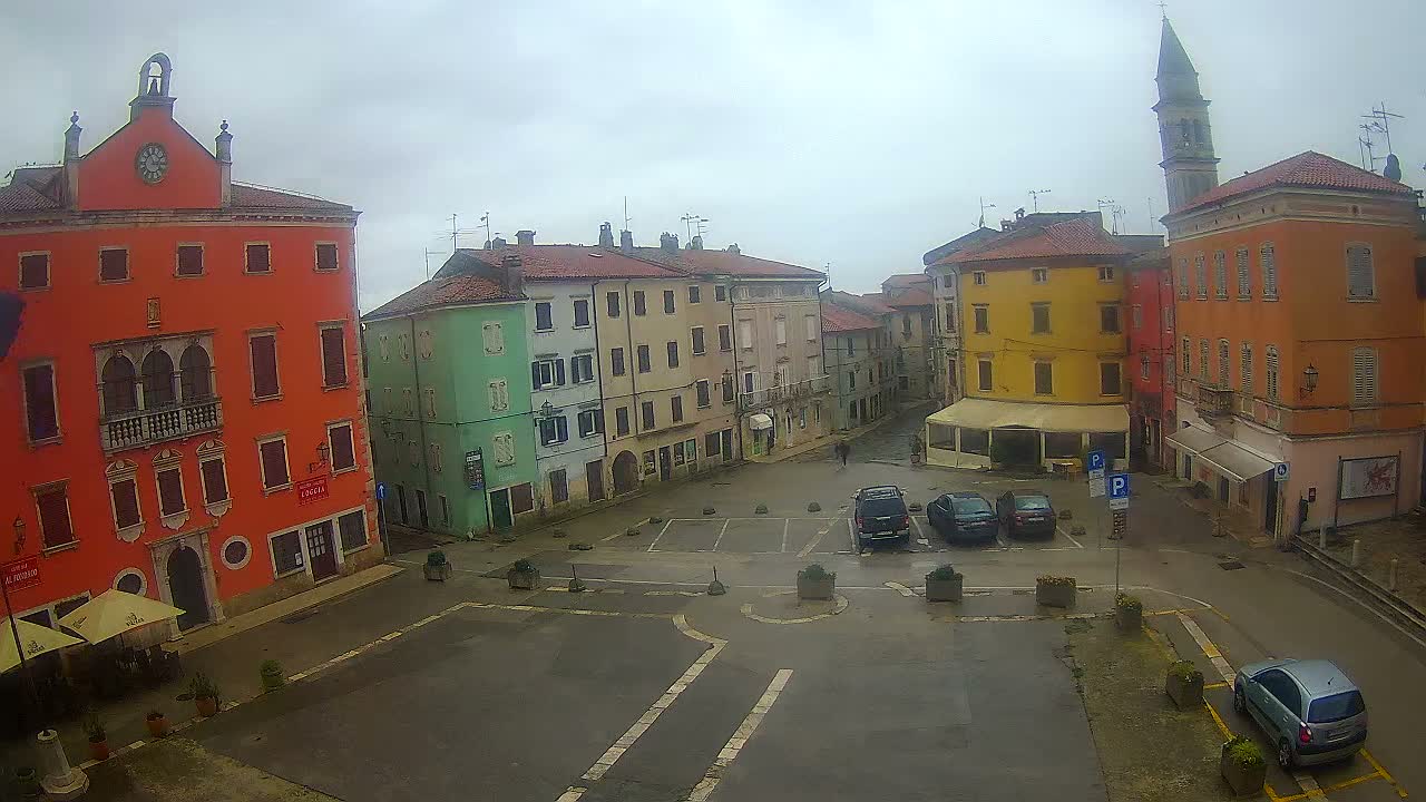 Vodnjan Dignano, Narodni Trg (People's Square) Live Cam - Vodnjan, Istria, Croatia