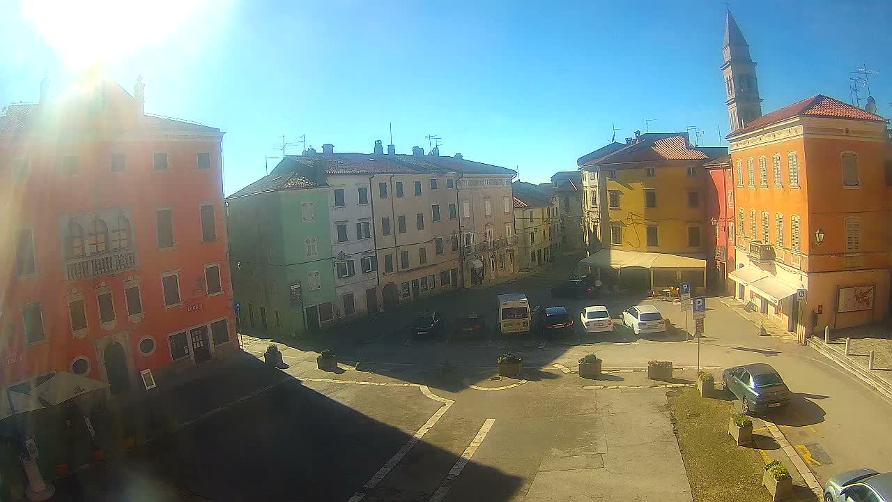 Vodnjan Dignano, Narodni Trg (People's Square) Live Cam - Vodnjan, Istria, Croatia
