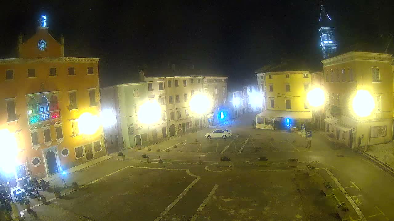 Vodnjan Dignano, Narodni Trg (People's Square) Live Cam - Vodnjan, Istria, Croatia