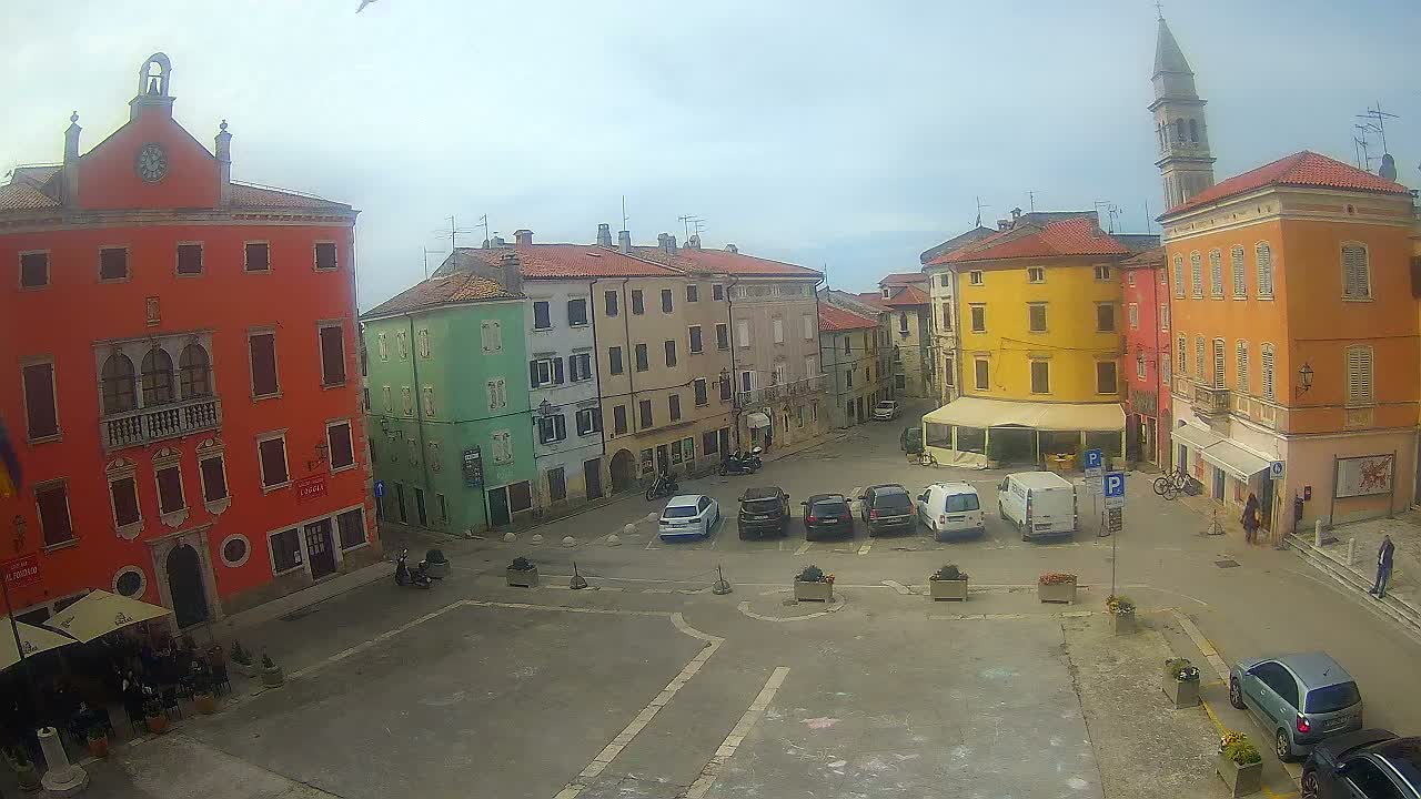 Vodnjan Dignano, Narodni Trg (People's Square) Live Cam - Vodnjan, Istria, Croatia