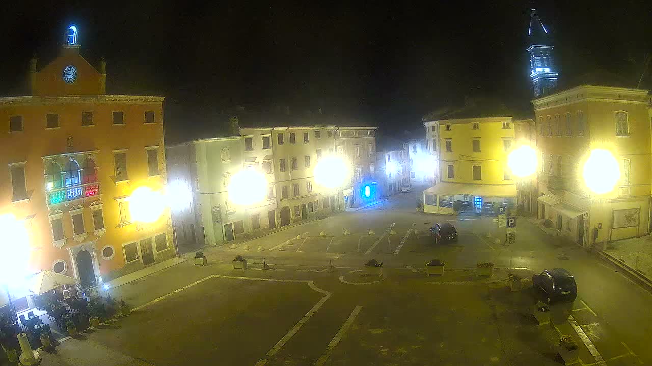 Vodnjan Dignano, Narodni Trg (People's Square) Live Cam - Vodnjan, Istria, Croatia
