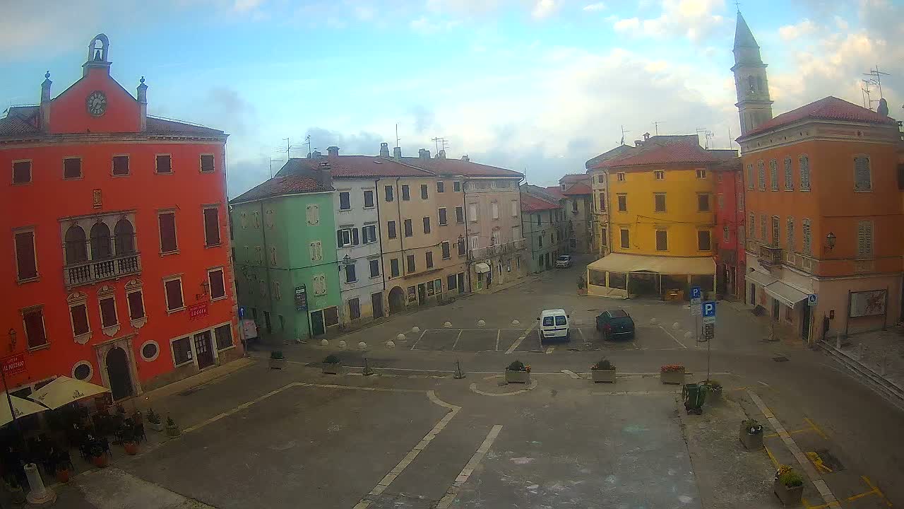 Vodnjan Dignano, Narodni Trg (People's Square) Live Cam - Vodnjan, Istria, Croatia