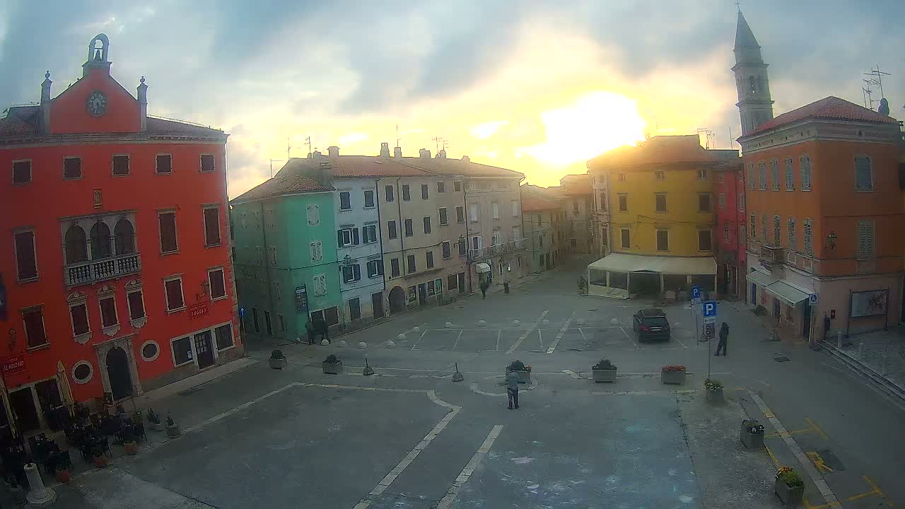 Vodnjan Dignano, Narodni Trg (People's Square) Live Cam - Vodnjan, Istria, Croatia