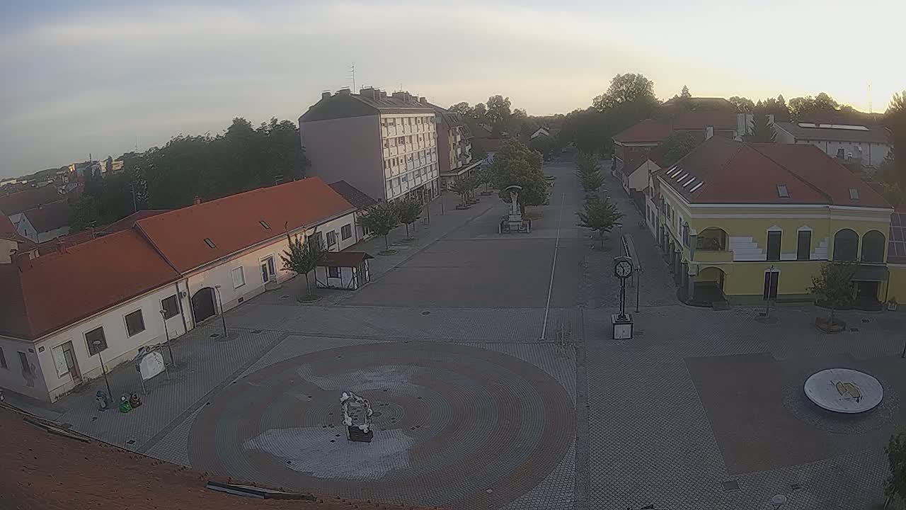 Ludbreg, Concentric Circles Center of the World, Trg Svetog Trojstva (Holy Trinity Square) Live Cam -  Ludbreg, Grad Ludbreg, Varaždin, Croatia