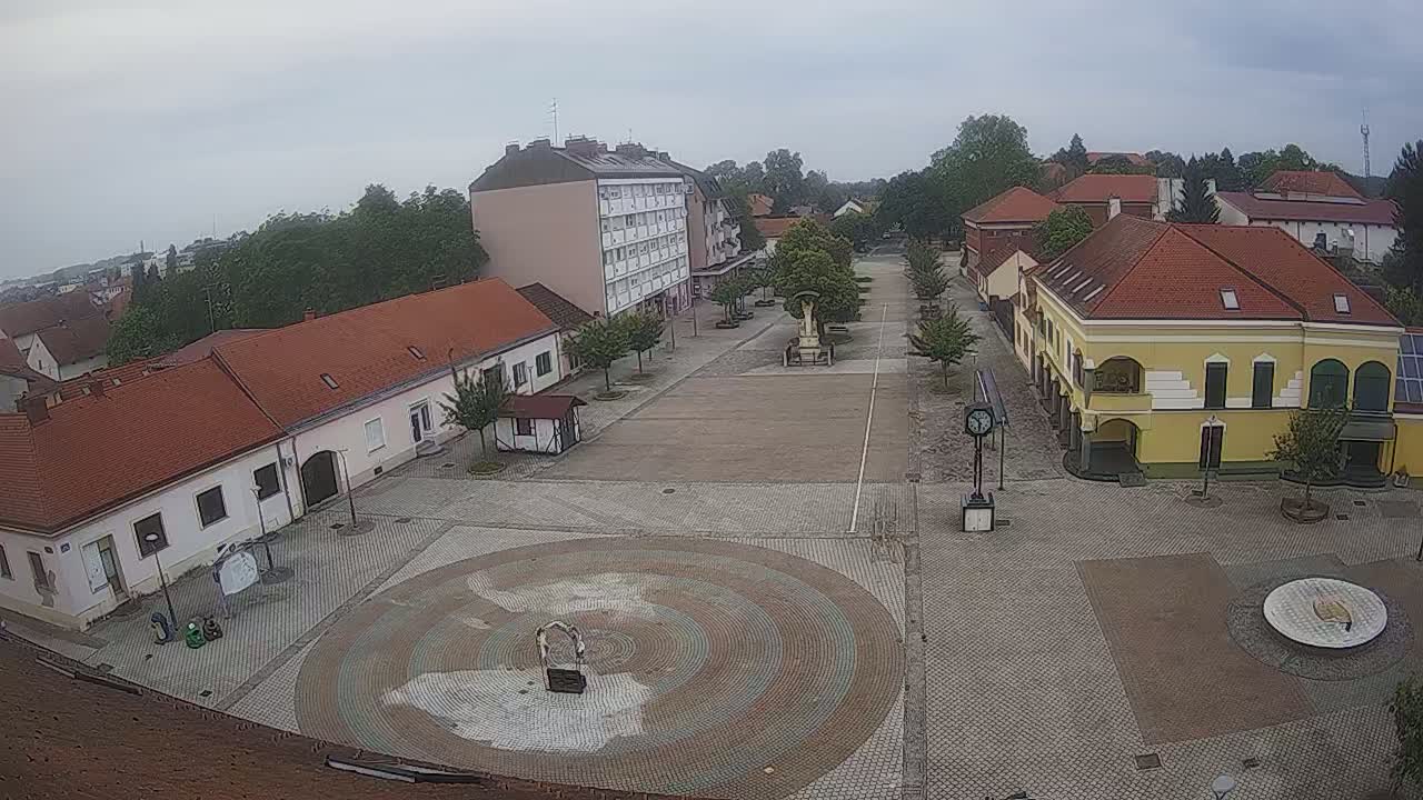 Ludbreg, Concentric Circles Center of the World, Trg Svetog Trojstva (Holy Trinity Square) Live Cam -  Ludbreg, Grad Ludbreg, Varaždin, Croatia