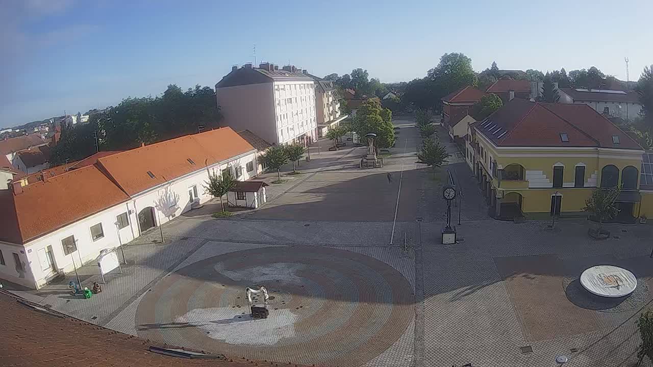 Ludbreg, Concentric Circles Center of the World, Trg Svetog Trojstva (Holy Trinity Square) Live Cam -  Ludbreg, Grad Ludbreg, Varaždin, Croatia