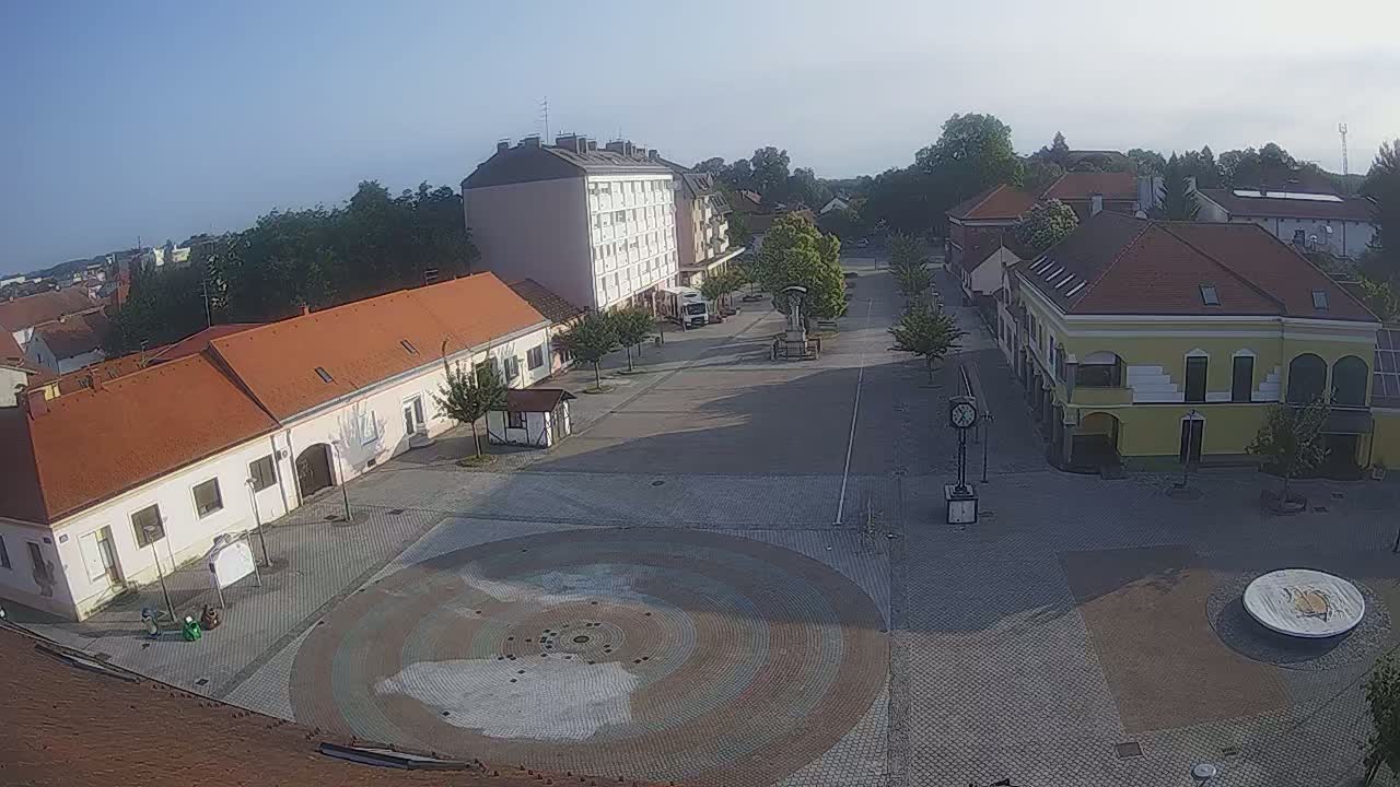 Ludbreg, Concentric Circles Center of the World, Trg Svetog Trojstva (Holy Trinity Square) Live Cam -  Ludbreg, Grad Ludbreg, Varaždin, Croatia