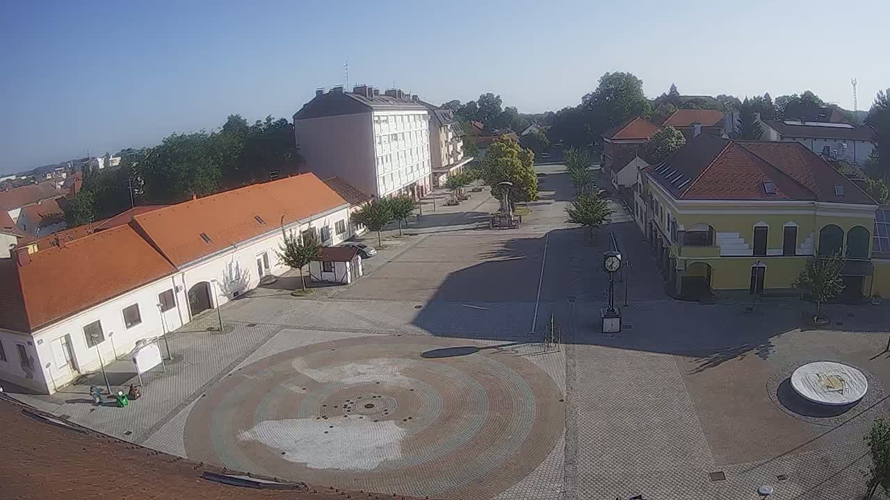 Ludbreg, Concentric Circles Center of the World, Trg Svetog Trojstva (Holy Trinity Square) Live Cam -  Ludbreg, Grad Ludbreg, Varaždin, Croatia