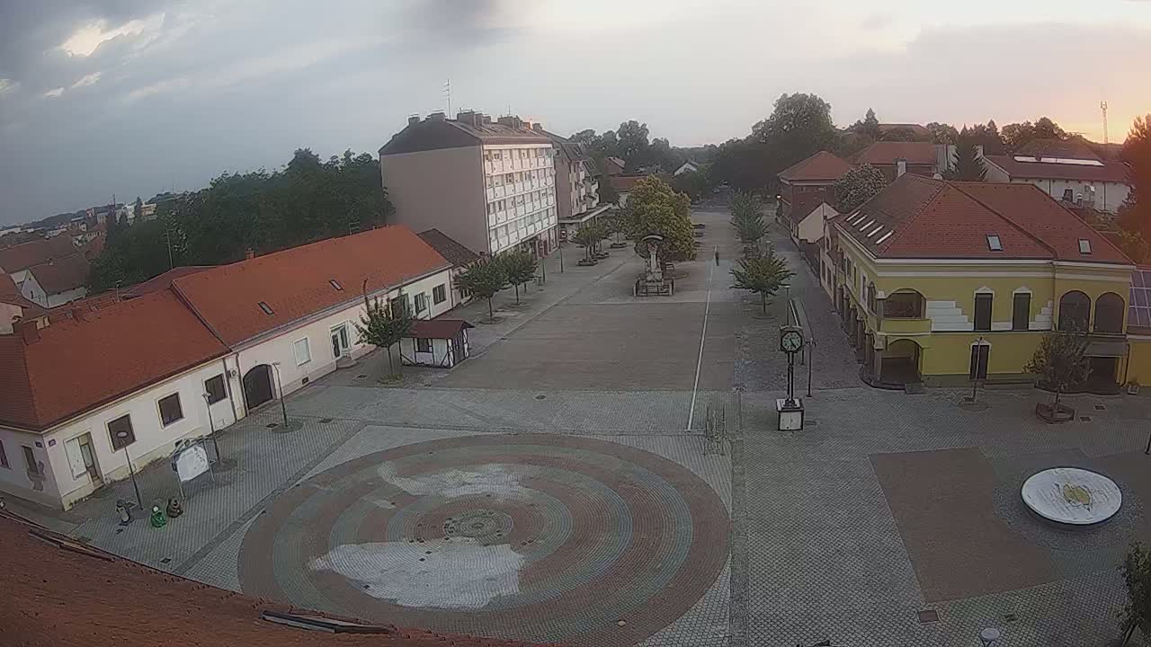 Ludbreg, Concentric Circles Center of the World, Trg Svetog Trojstva (Holy Trinity Square) Live Cam -  Ludbreg, Grad Ludbreg, Varaždin, Croatia