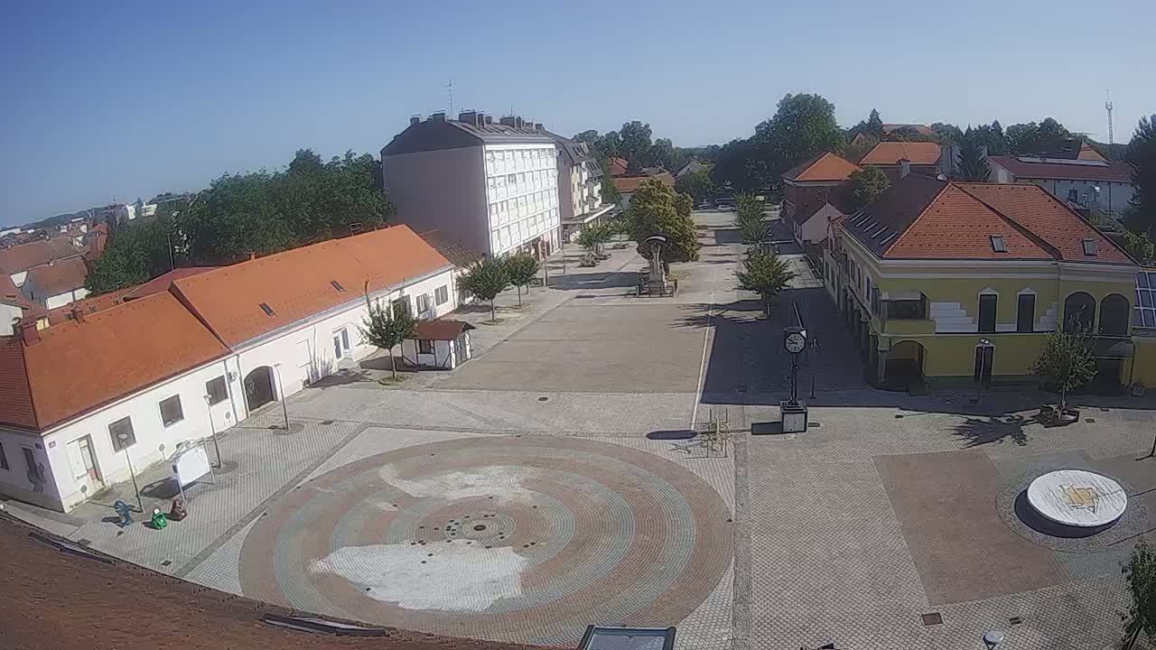 Ludbreg, Concentric Circles Center of the World, Trg Svetog Trojstva (Holy Trinity Square) Live Cam -  Ludbreg, Grad Ludbreg, Varaždin, Croatia