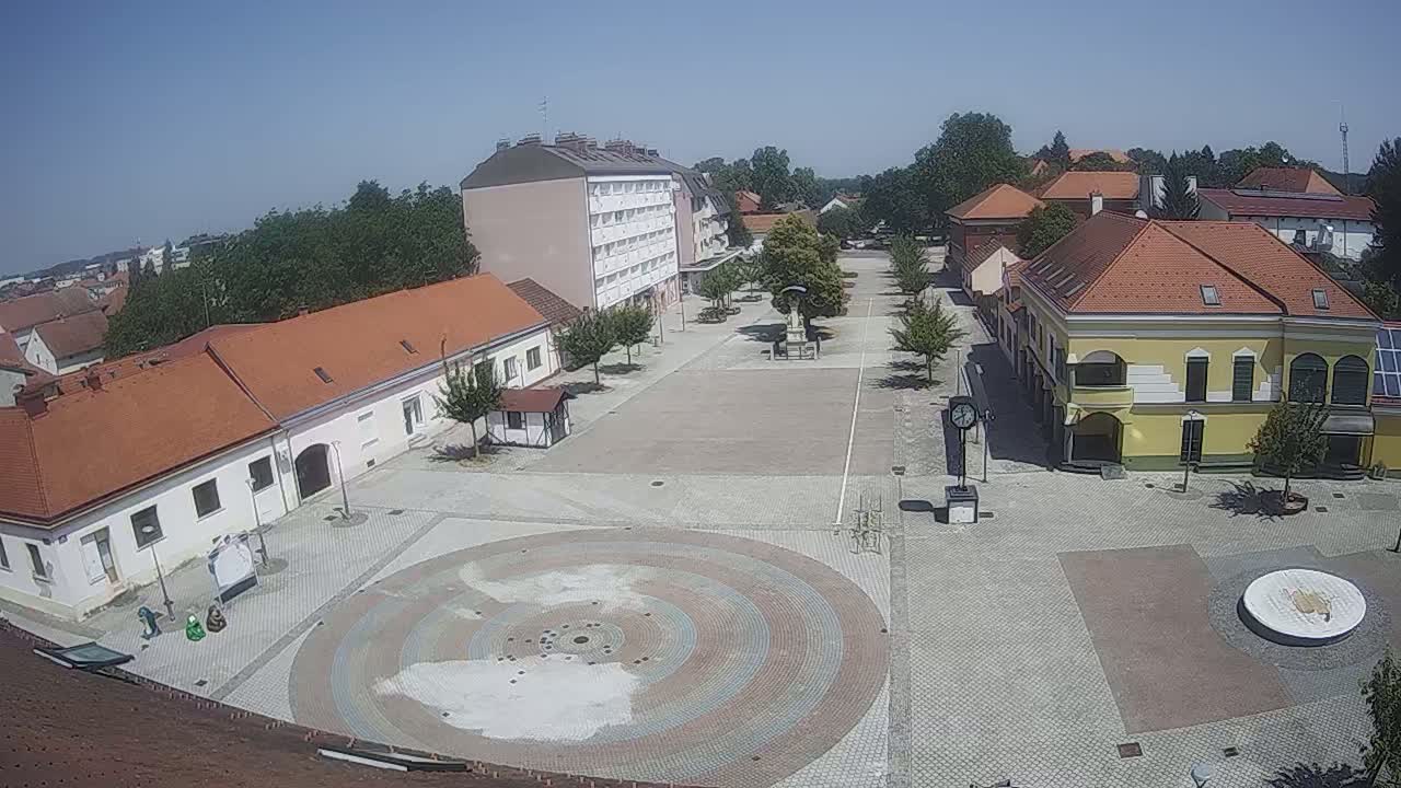 Ludbreg, Concentric Circles Center of the World, Trg Svetog Trojstva (Holy Trinity Square) Live Cam -  Ludbreg, Grad Ludbreg, Varaždin, Croatia