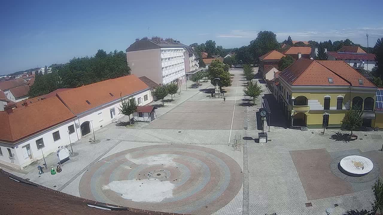 Ludbreg, Concentric Circles Center of the World, Trg Svetog Trojstva (Holy Trinity Square) Live Cam -  Ludbreg, Grad Ludbreg, Varaždin, Croatia