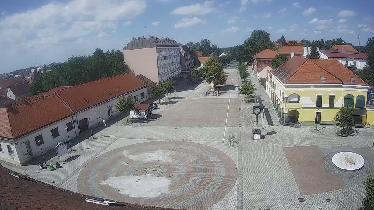 Ludbreg, Concentric Circles Center of the World, Trg Svetog Trojstva (Holy Trinity Square) Live Cam -  Ludbreg, Grad Ludbreg, Varaždin, Croatia