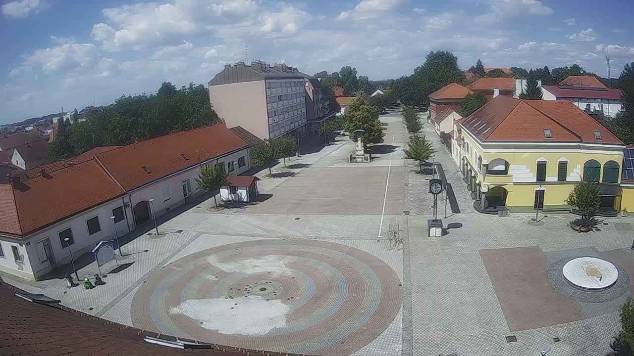 Ludbreg, Concentric Circles Center of the World, Trg Svetog Trojstva (Holy Trinity Square) Live Cam -  Ludbreg, Grad Ludbreg, Varaždin, Croatia