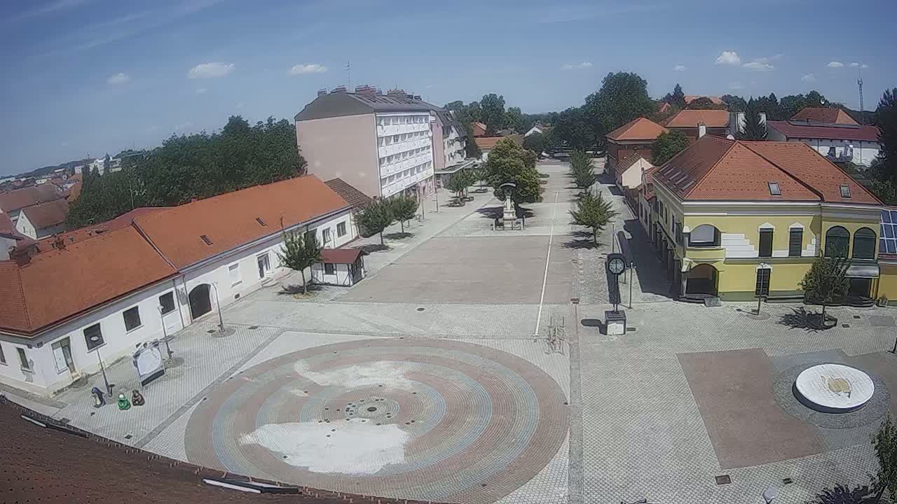 Ludbreg, Concentric Circles Center of the World, Trg Svetog Trojstva (Holy Trinity Square) Live Cam -  Ludbreg, Grad Ludbreg, Varaždin, Croatia